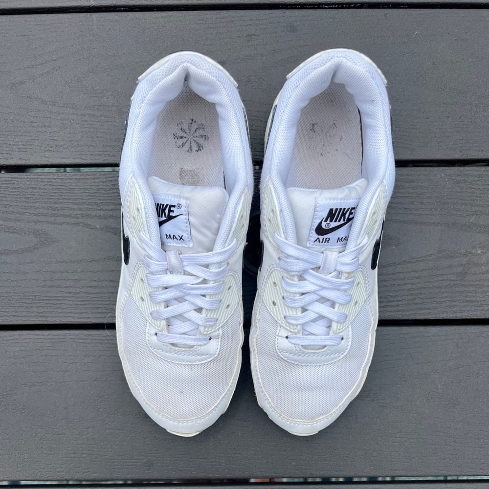 Nike Air Max Classic White and Black Sneakers - Picture 3 of 6